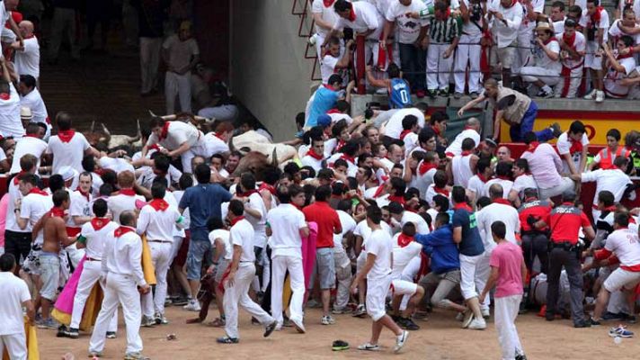 Telediario 1 - Peligroso encierro en Pamplona