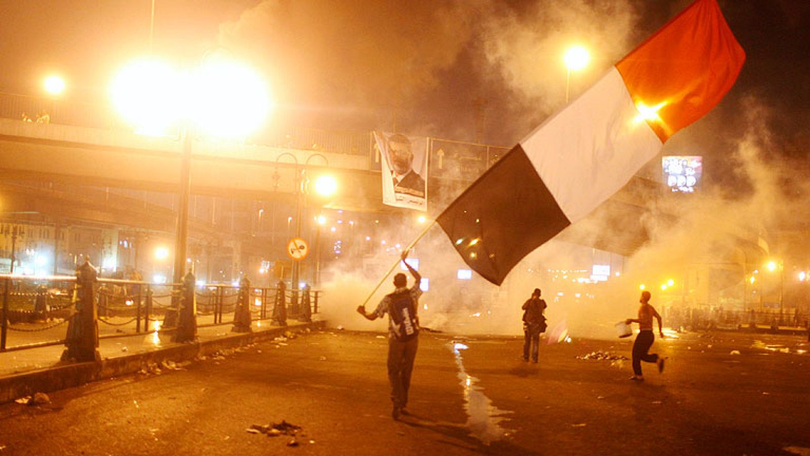 EE.UU. respalda al régimen egipcio en plenos choques sangrientos en El Cairo