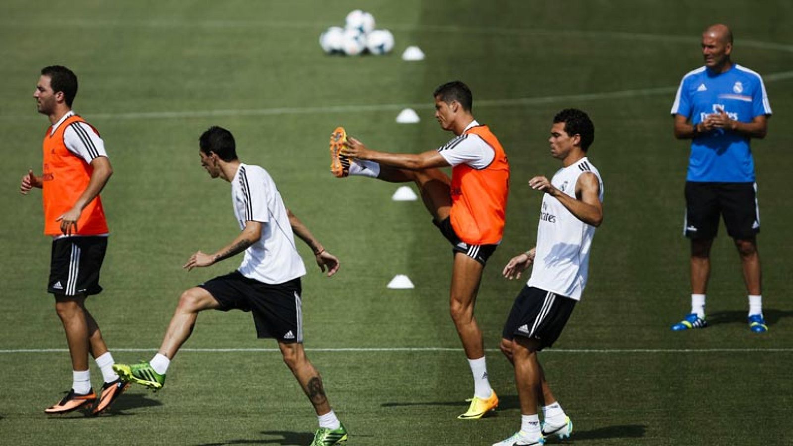 El Madrid continúa con las sesiones de entrenamiento en un ambiente relajado