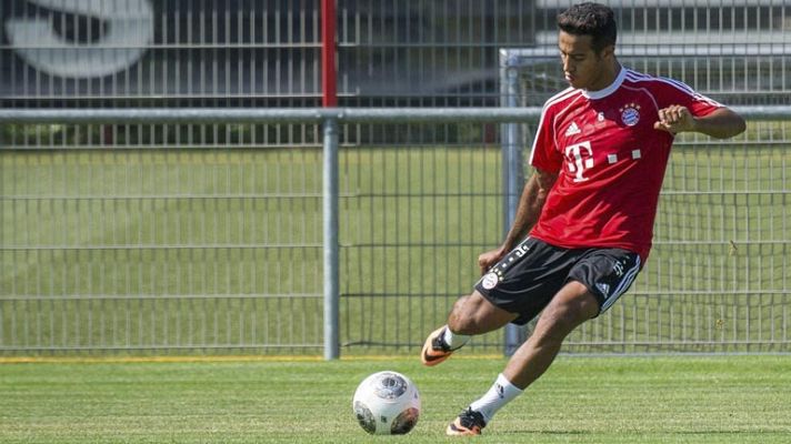 Telediario 1 - Thiago realiza su primer entrenamiento con el Bayern