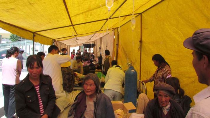 Telediario 1 - Un terremoto azota China