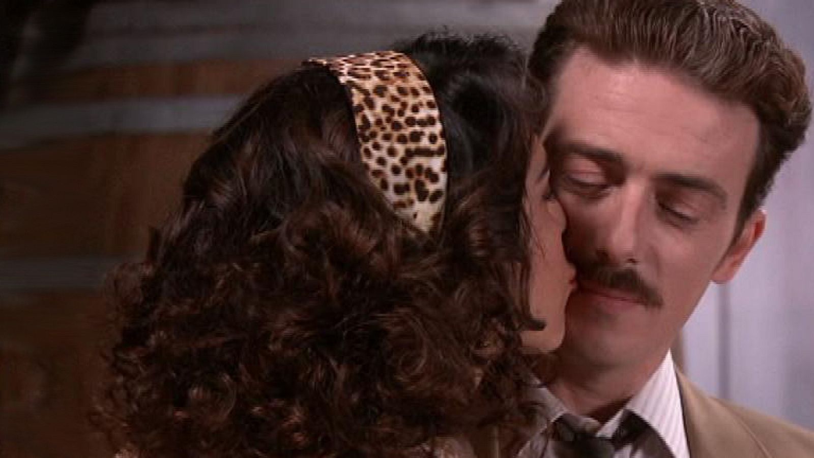 Gran Reserva. El origen - "En mi habitación no nos molestará nadie" (Capítulo 50)