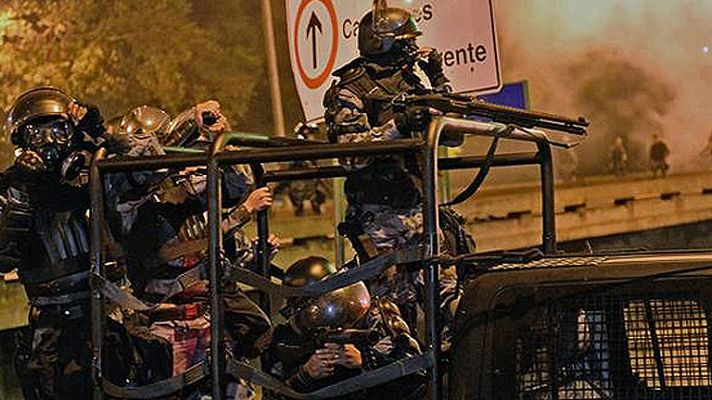 Telediario 1 - Pprotestan ante el papa