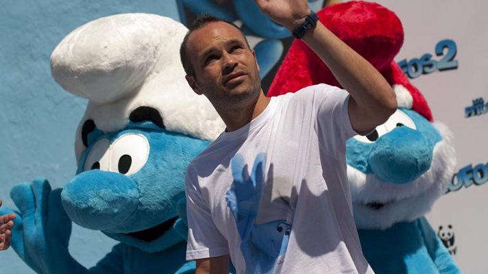 Telediario 1 - El 'pitufo' Iniesta saluda la llegada de Martino