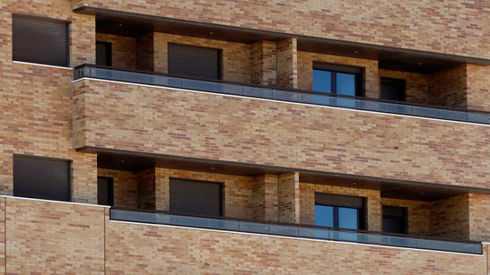 Telediario 1 - Las asociaciones de consumidores detectan casos de fraude en las certificaciones energéticas