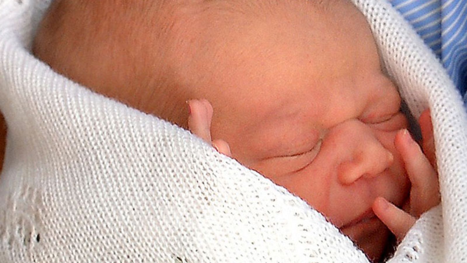 Presentan al bebe real