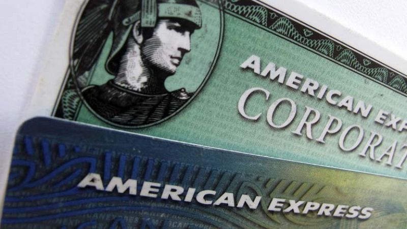 La Comisión Europea quiere limitar las comisiones al pagar con tarjetas