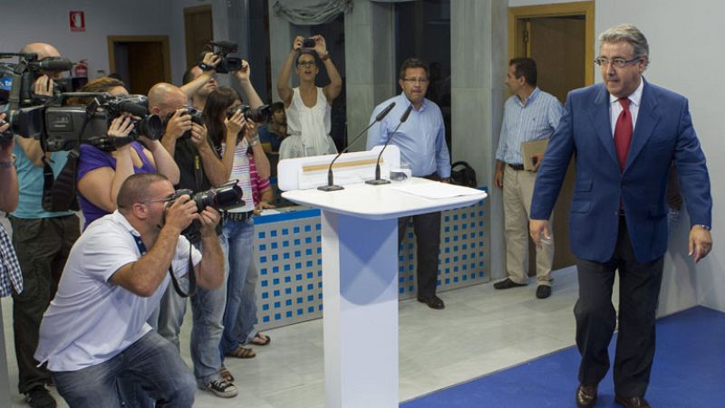 El PP vincula la "huida" de Griñán a los ERE y pide elecciones anticipadas en Andalucía | Ver