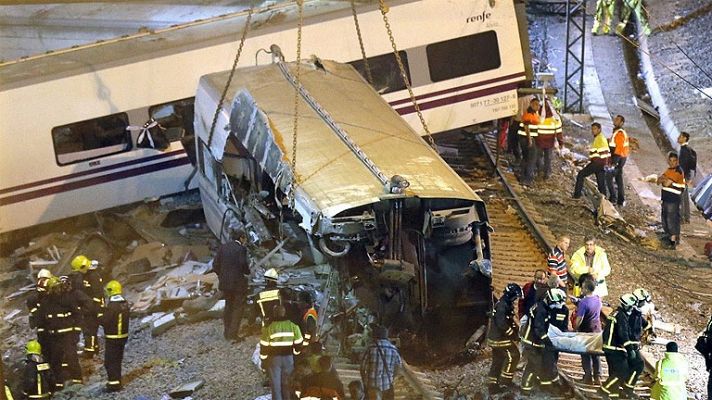 Telediario 1 - Tragedia en un tren en Santiago