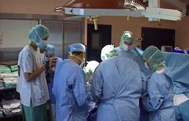 Informe Semanal muestra la lucha de una madre por salvar la vida de su hijo, que necesita un trasplante de médula ósea, como otras 350 personas en España (28/06/08).