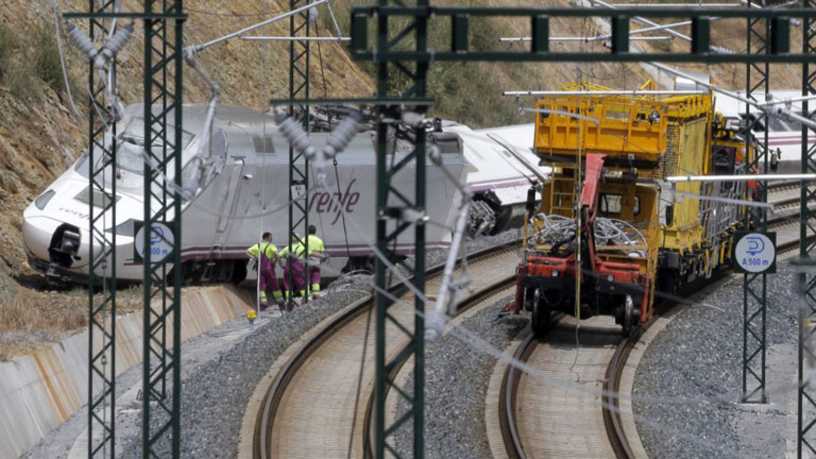 "En un kilómetro, el Alvia tiene que pasar de 200 km/h a 80"