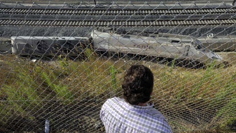 Los vecinos de Angrois fueron los primeros en llegar al lugar del accidente de tren