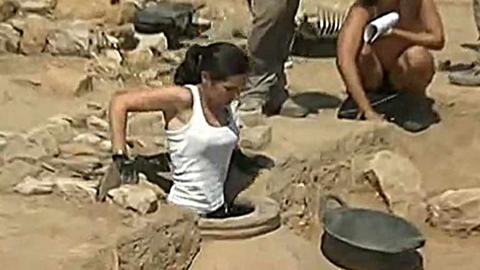 Encuentran un dolium en el yacimiento de Ampurias (Girona)