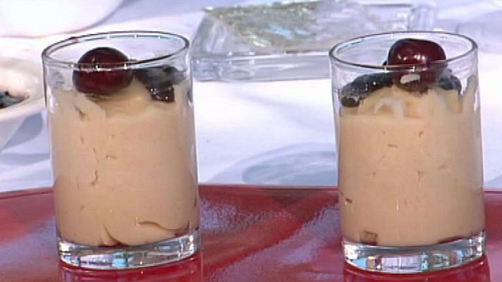 RTVE Cocina - Cuajada de bizcocho y cerezas