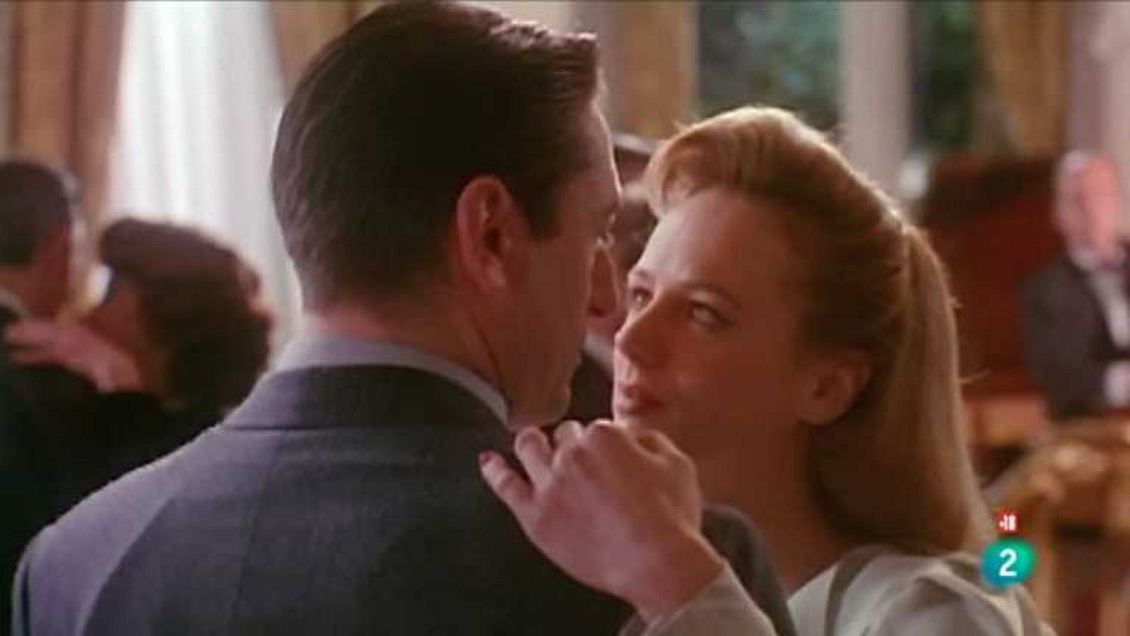 Versión española - Tu nombre envenena mis sueños - Ver ahora