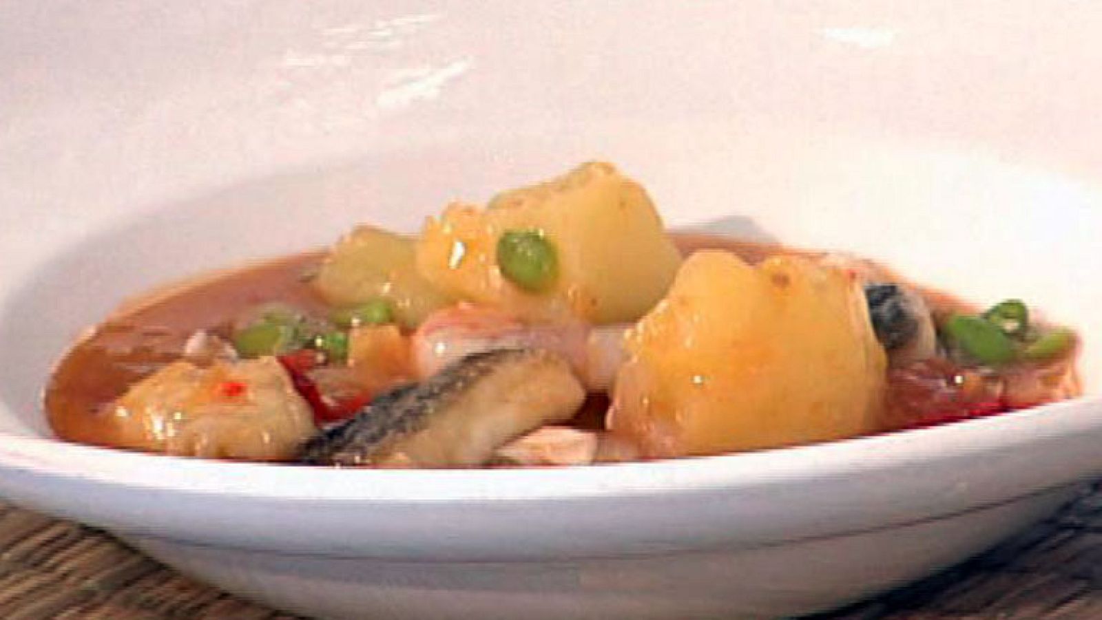 Caldereta de pescados y mariscos