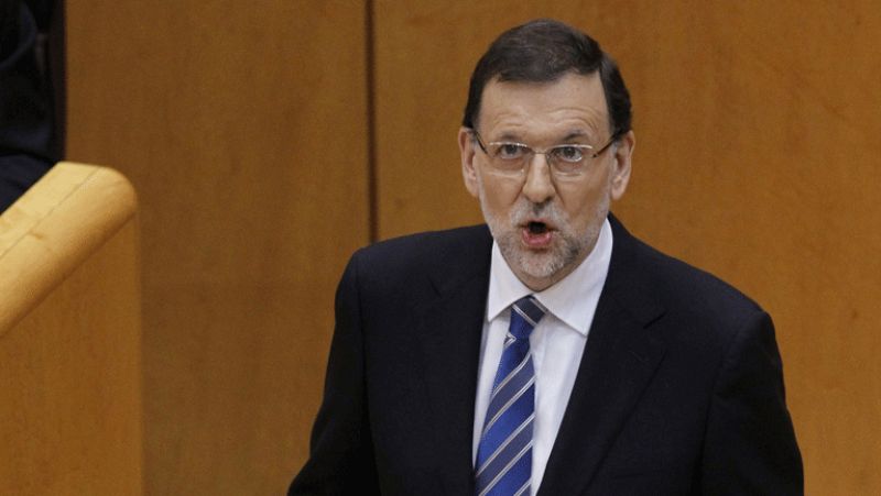 Rajoy acusa a Rubalcaba por "sembrar incertidumbre" con la moción de censura