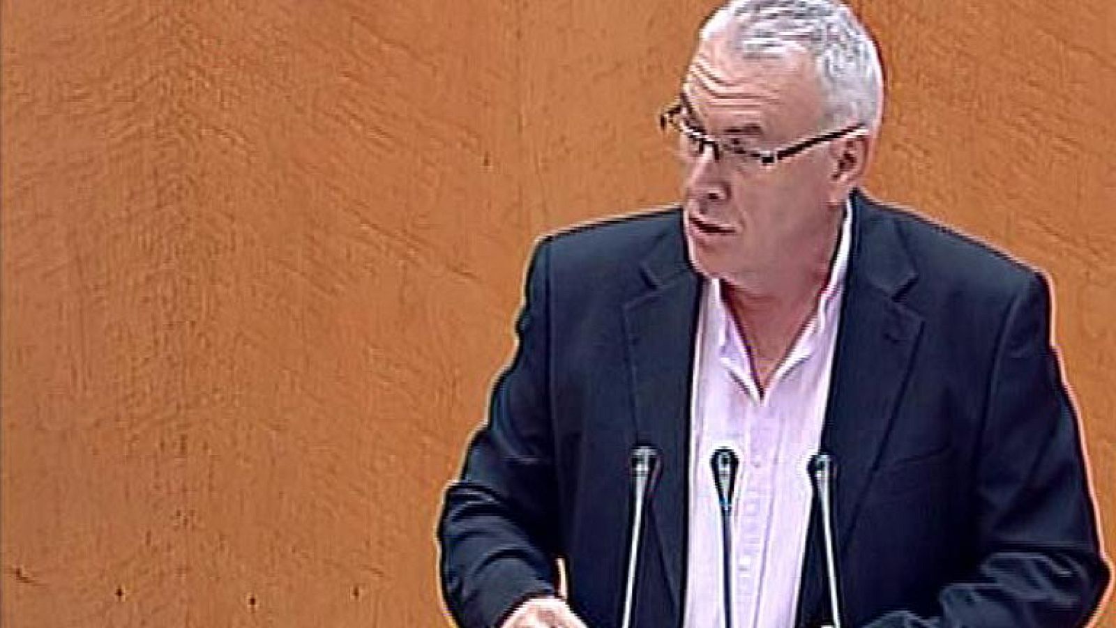 Cayo Lara: "Dimita por las continuas mentiras"