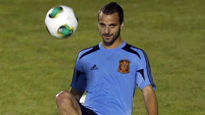 Telediario 1 - El Valencia traspasa a Soldado al Tottenham
