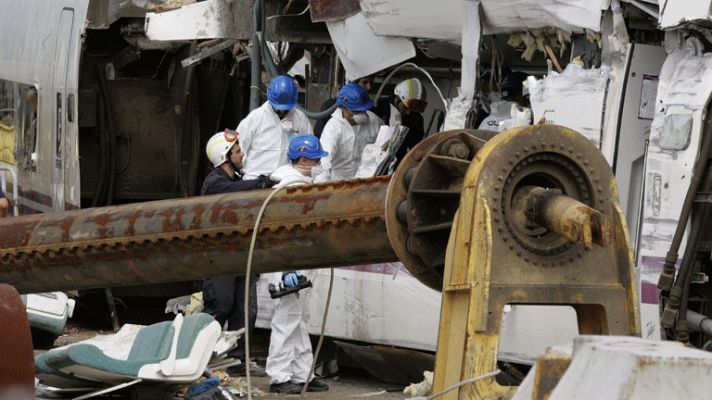 Telediario 1 - Accidente de tren en Santiago