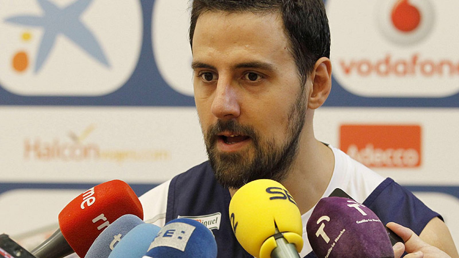 El pívot de la selección española de baloncesto Germán Gabriel ha pedido que se deje de comparar a los integrantes del equipo que disputará el Europeo de Eslovenia con las bajas que sufre el equipo, como Pau Gasol o Juan Carlos Navarro.
