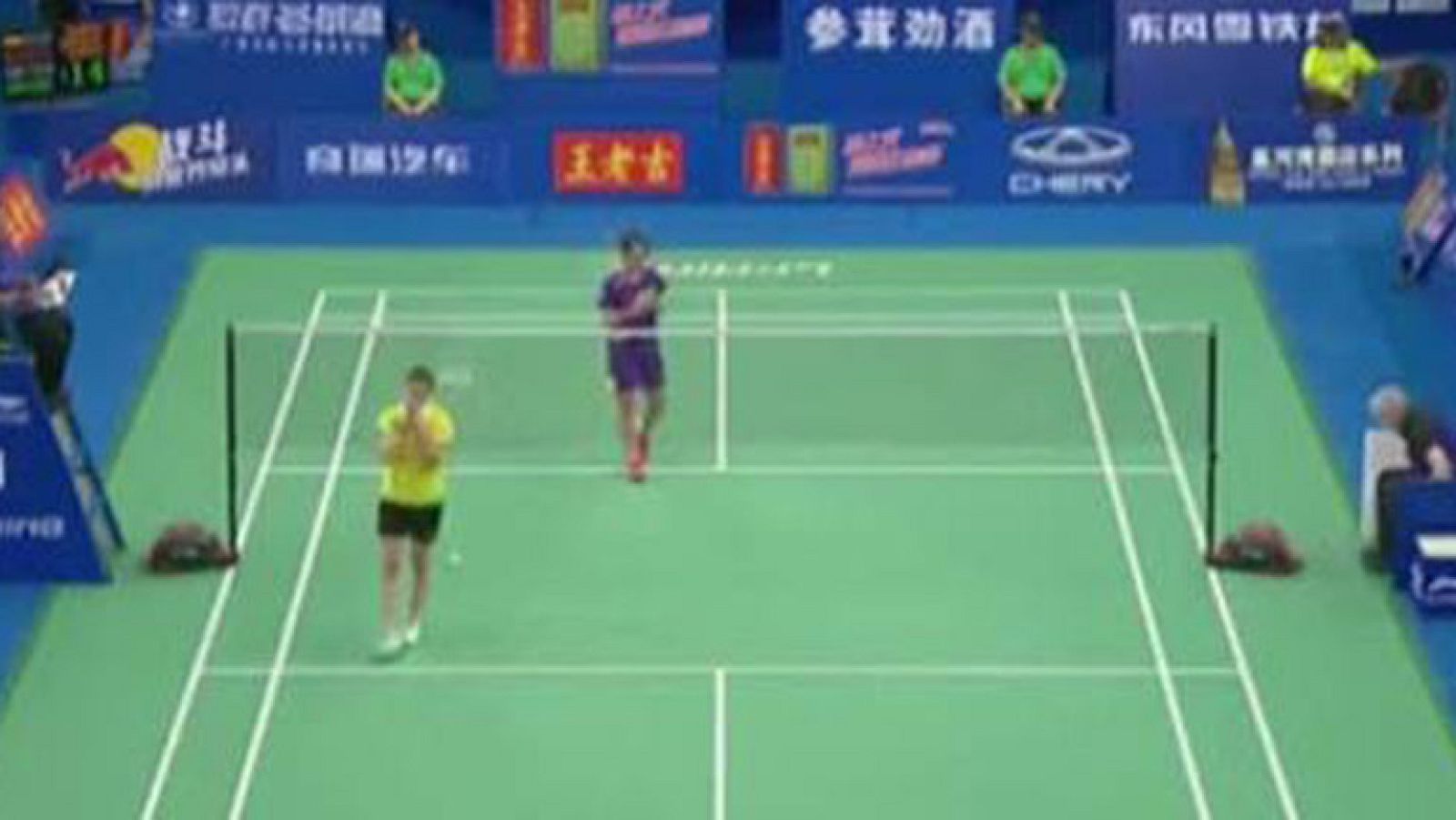 La jugadora de bádminton española Carolina Marín se ha colado en los cuartos de final del Mundial. Es la única europea que se mantiene en liza en la competición y nunca antes una jugadora española había llegado tan lejos.