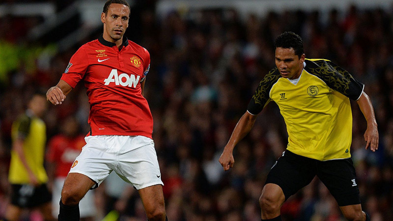En el homenaje del Manchester United a su central Rio Ferdinand, el Sevilla se llevó el triunfo por 1-3 gracias a los goles de Vitolo, Marko Marin y Rabello.