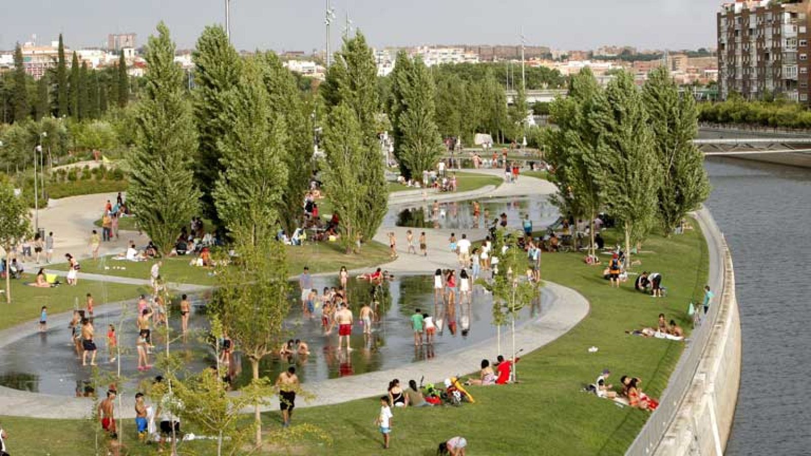 El calor aprieta en el centro y sur de la Península, y en las Islas Canarias