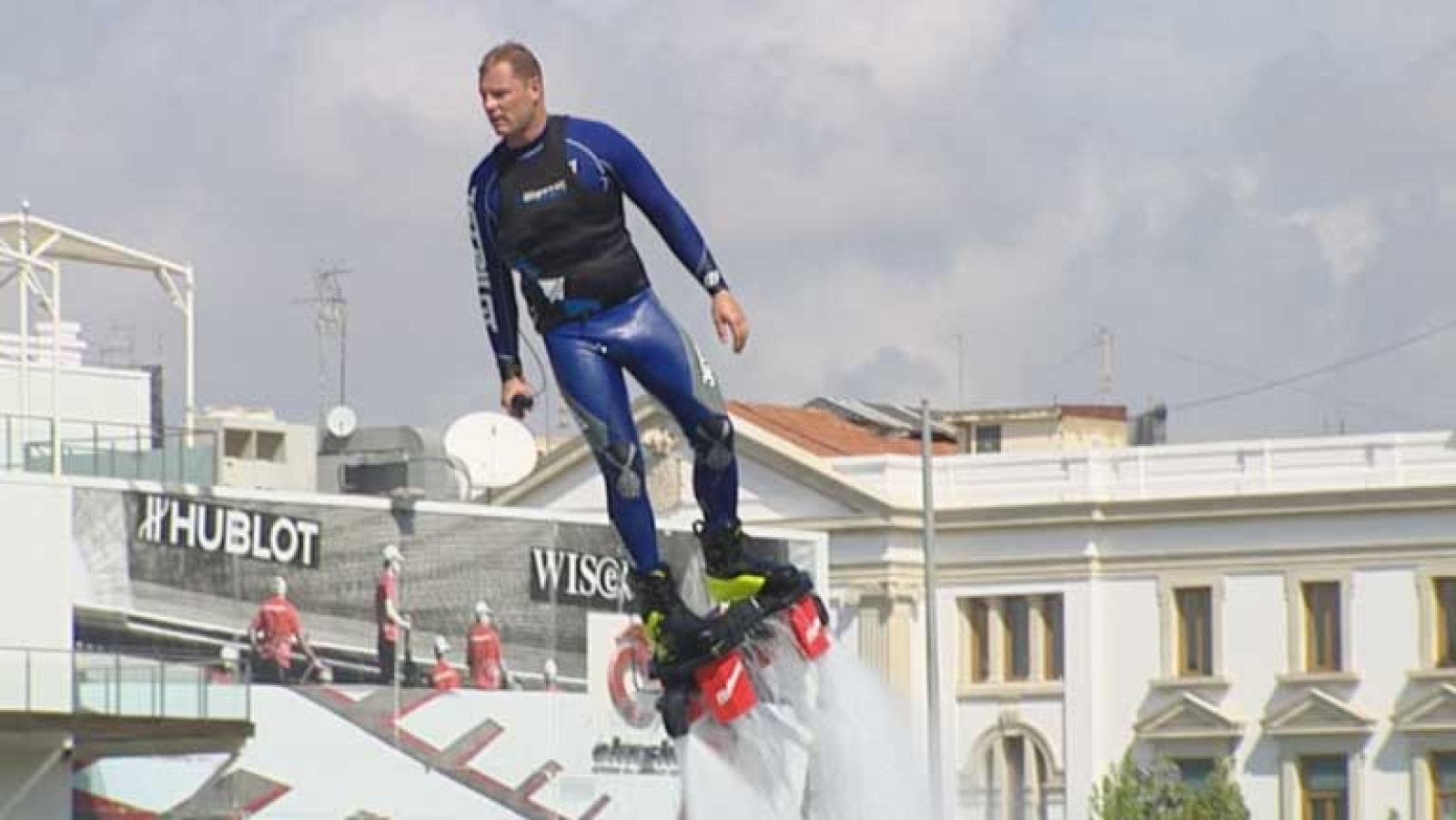 Conoce los deportes acuáticos de moda este verano