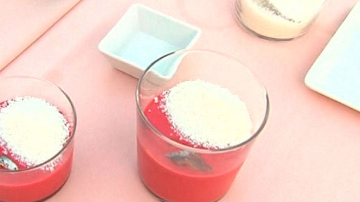 RTVE Cocina - Gazpacho cerezas con nieve de queso