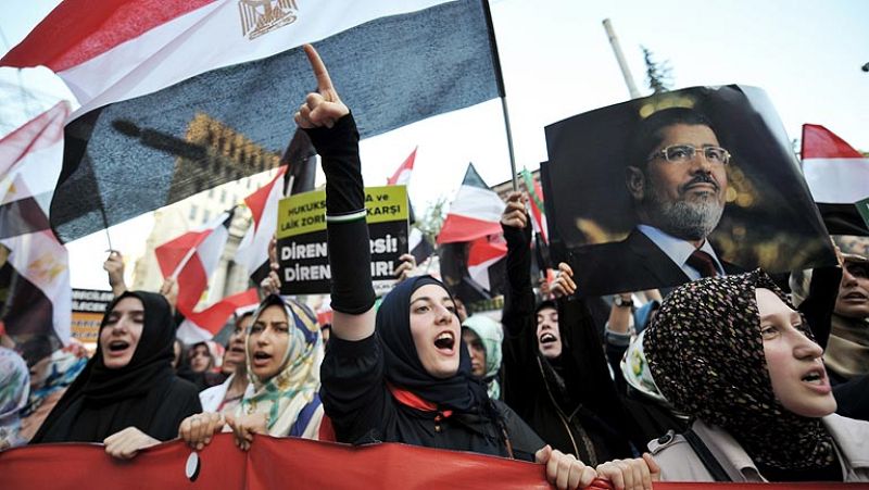 Turquía habla de "masacre" y EE.UU. se opone a la declaración del estado de emergencia en Egipto