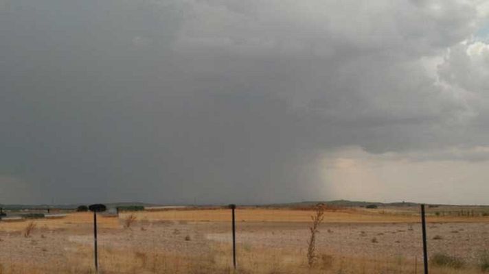 El tiempo - Tormentas en Baleares y descenso notable de temperaturas en Canarias