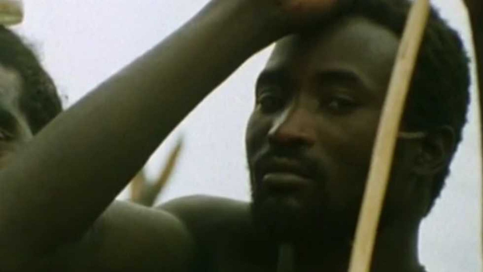 Los últimos indígenas (africanos y asiáticos) - Muerte Hakaona - Ver ahora