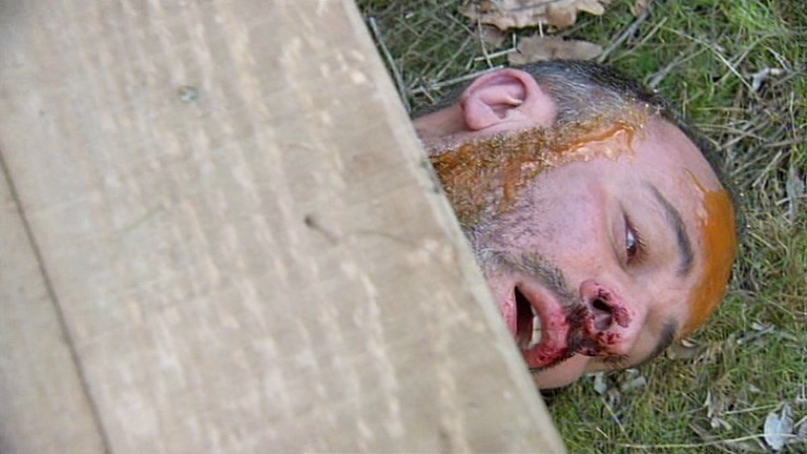 Águila Roja - Sátur sufre la tortura del Comisario | Ver