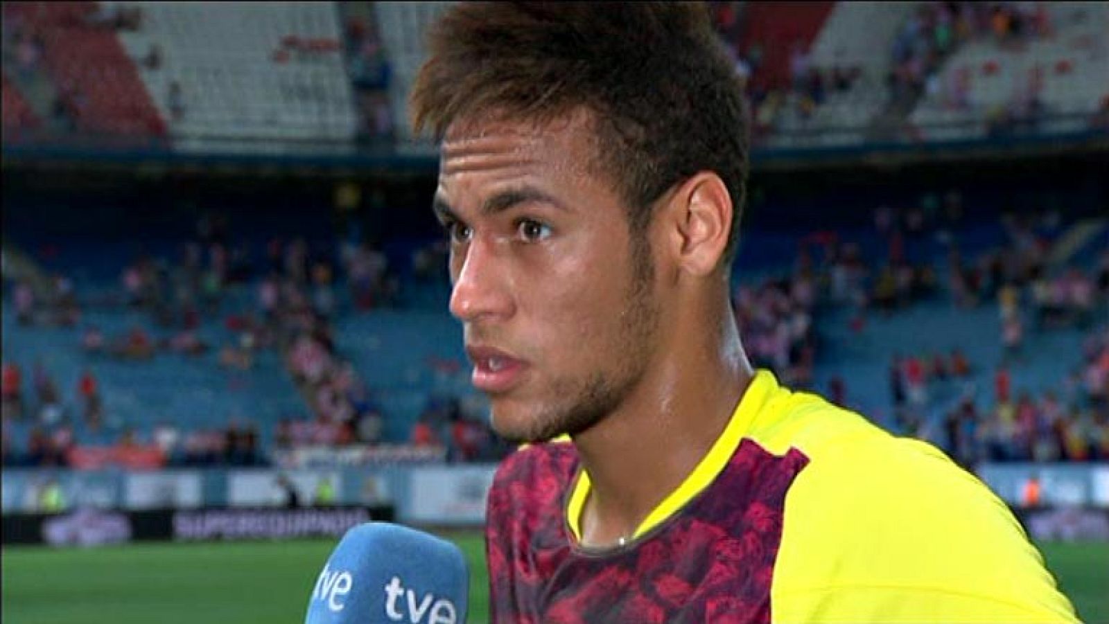 Neymar ha sido el protagonista del partido de ida de la Supercopa. Salió desde el banquillo y logró el empate con un cabezazo. Es su primer gol oficial con la camiseta del FC Barcelona.