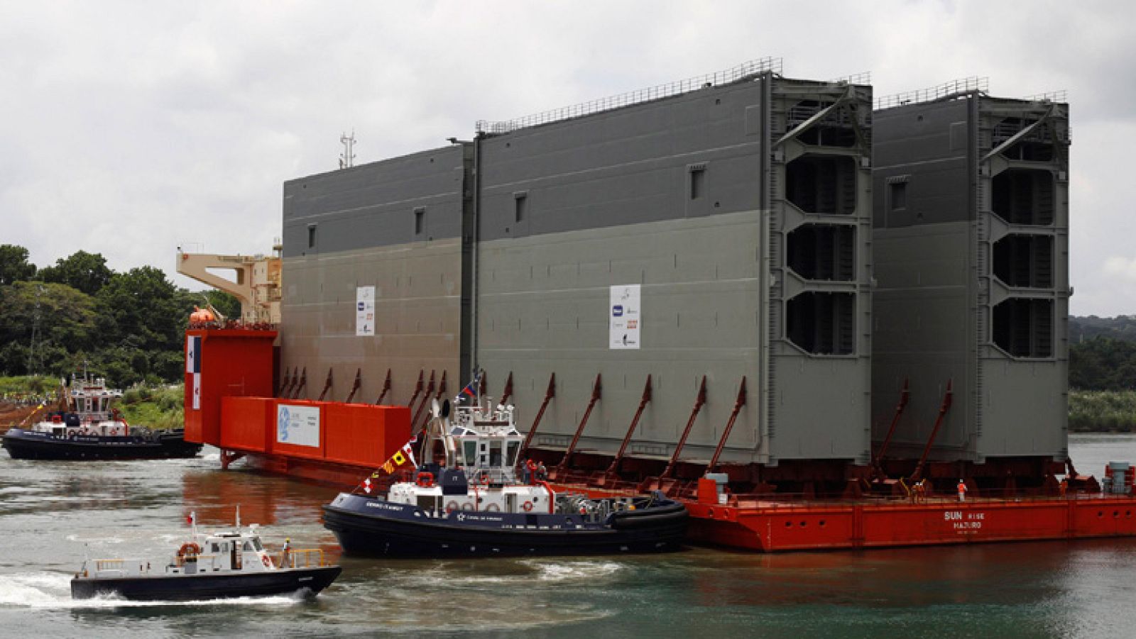 Llegan a Panamá cuatro de las compuertas que cerrarán las esclusas de la ampliación del Canal