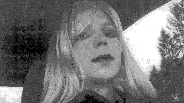 Telediario 1 - Manning anuncia su transexualidad