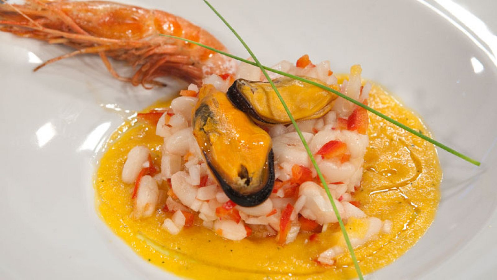 Cóctel de legumbre con frutos de mar