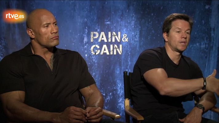Cultura en Rtve.es - Entrevista exclusiva con Mark Wahlberg y Dwayne Johnson, protagonistas de 'Dolor y dinero'