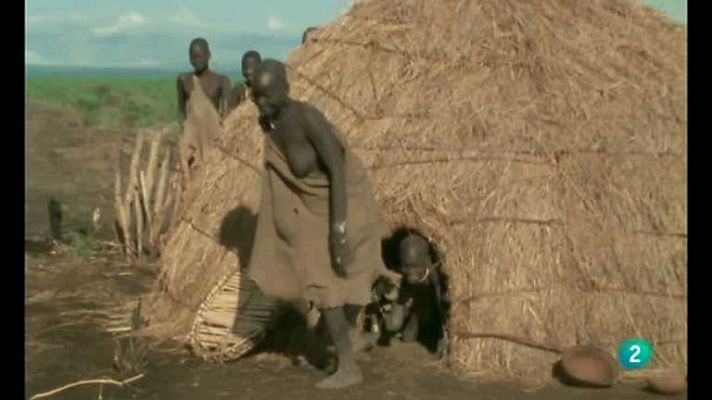 Otros pueblos - Los labios del Omo