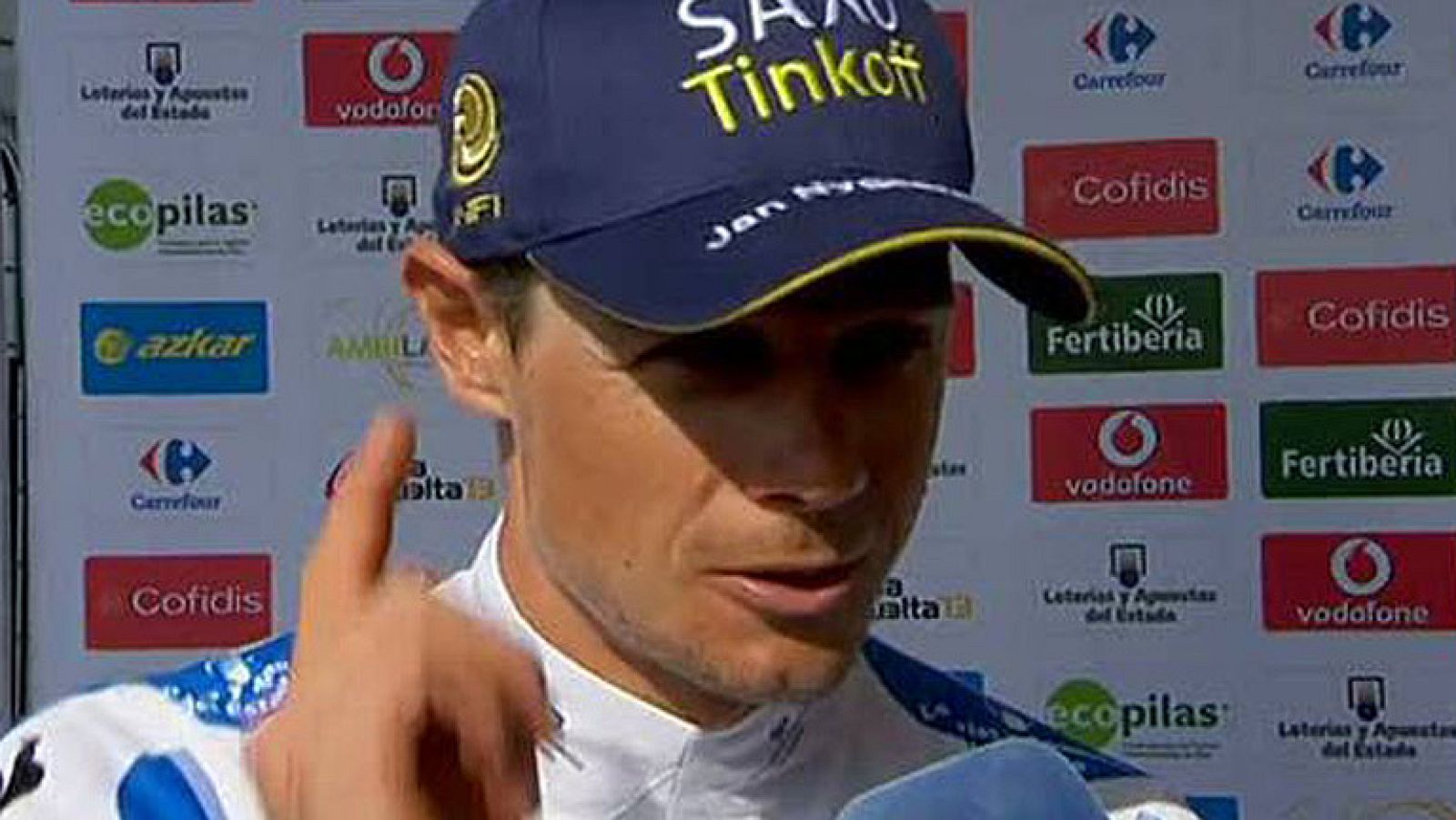 El ciclista de Saxo Tinkoff Nicolas Roche, ha asegurado que espera "estar fuerte mañana para recuperar segundos", después de perder el liderato en favor de Dani Moreno, que se impuso en el exigente final de Valdepeñas de Jaén. Roche ha asegurado que