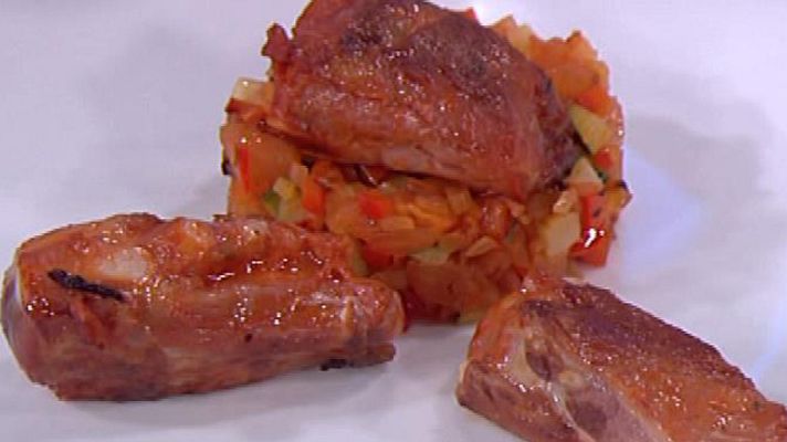 RTVE Cocina - Costillas adobadas sobre verduritas