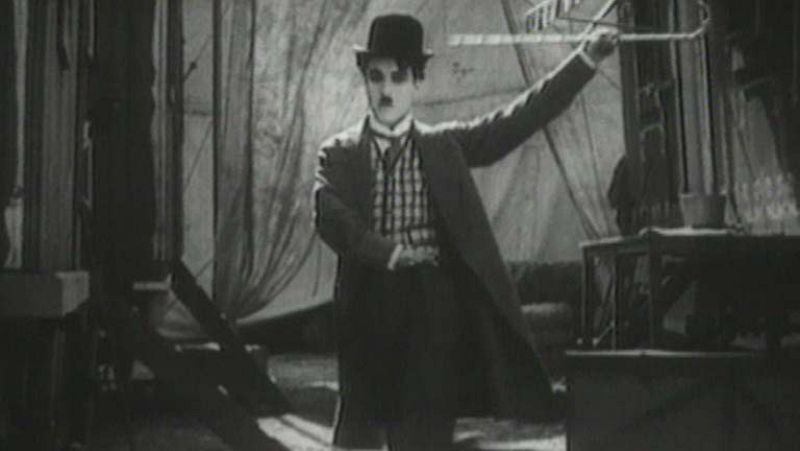 Charles Chaplin firmó su primer contrato cinematográfico en septiembre de 1913