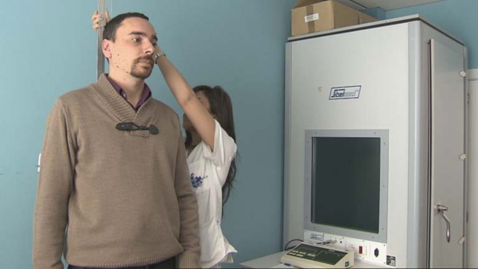 Los españoles son hoy 12 centímetros más altos que hace un siglo según un estudio