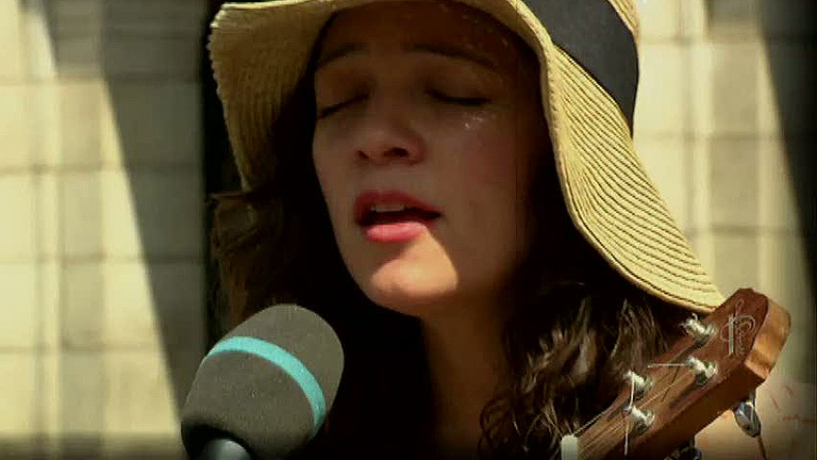 Acústico: Natalia Lafourcade - Limosna - Ver ahora