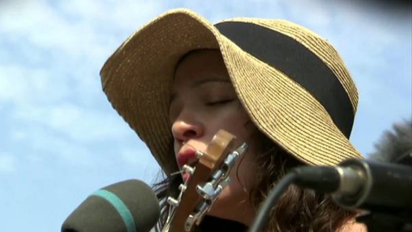 Acústico: Natalia Lafourcade - Solo puedo quererte - Ver ahora