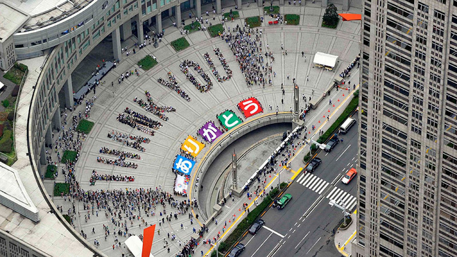 Los japoneses han celebrado la concesión de los Juegos Olímpicos de 2020 y esperan que su celebración consiga acabar definitivamente con las dudas generadas tras la crisis nuclear de Fukushima.