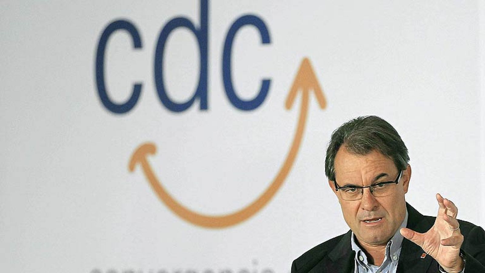 Debate político en Cataluña por las conversaciones entre el Gobierno y la Generalitat sobre la consulta soberanista