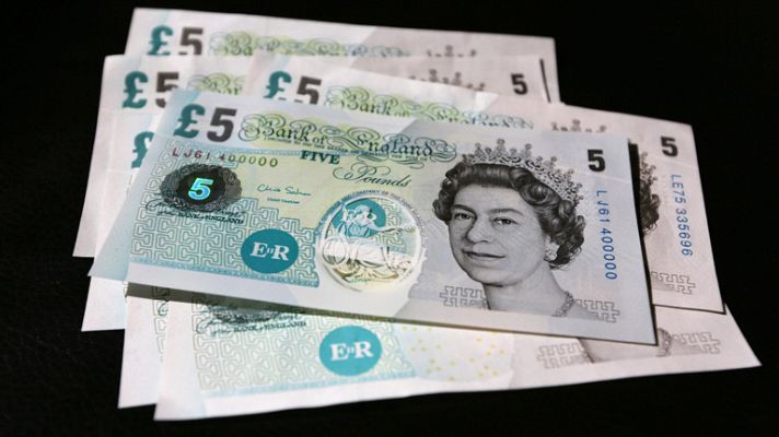 Telediario 1 - El Banco de Inglaterra estudia emitir billetes de plástico a partir de 2016
