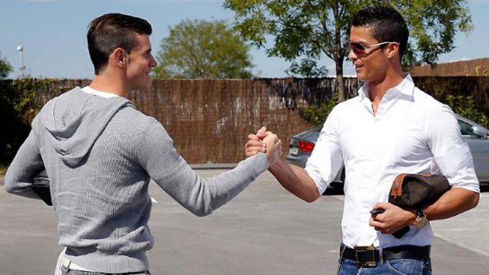 Telediario 1 - Bale se entrena con el Madrid por primera vez